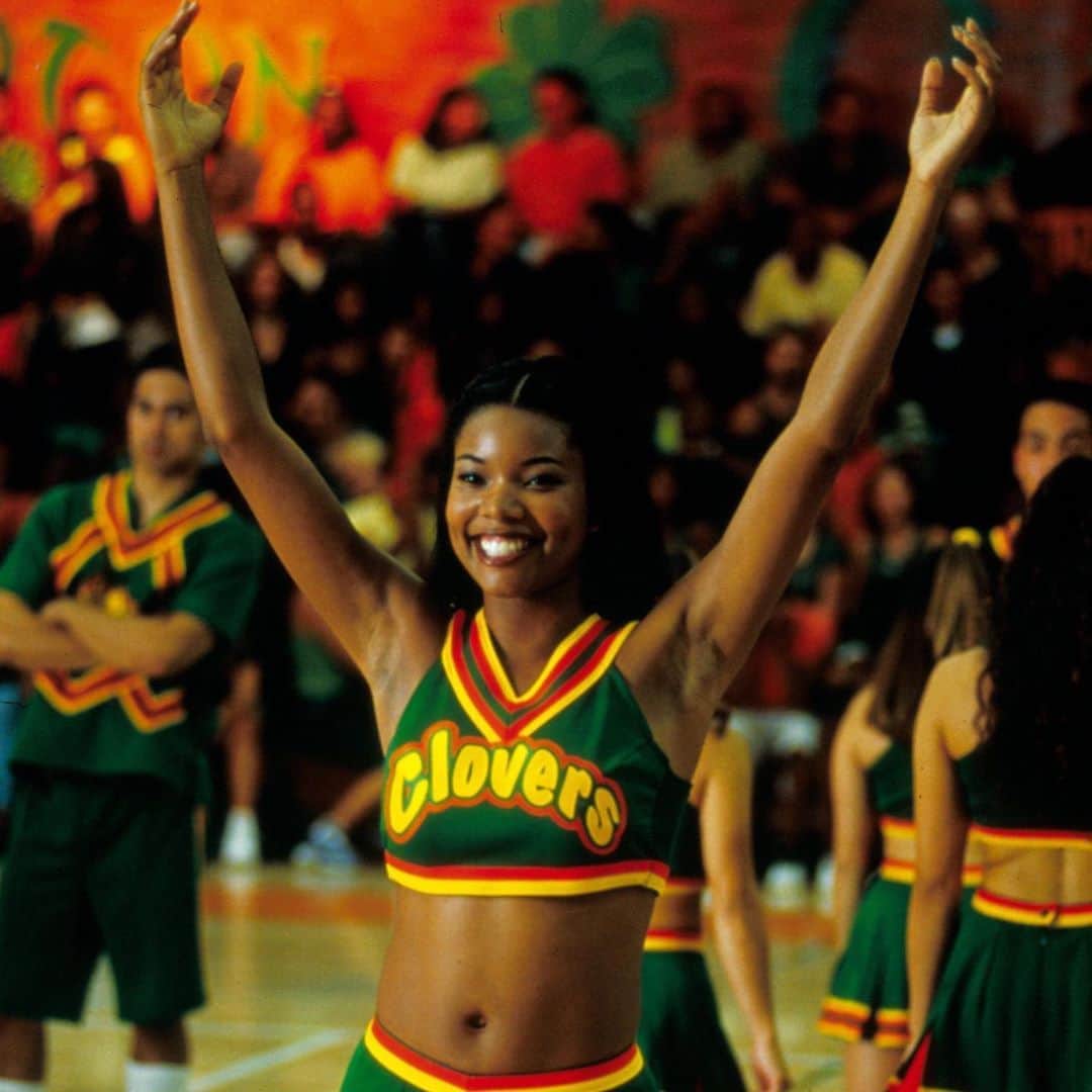 E! Onlineさんのインスタグラム写真 - (E! OnlineInstagram)「We want whatever magic spirit stick Gabrielle Union has because it's been 20 years since #BringItOn was released and this is what she looks like today. ➡️ (📷Shutterstock/Instagram/gifer)」8月26日 5時51分 - enews