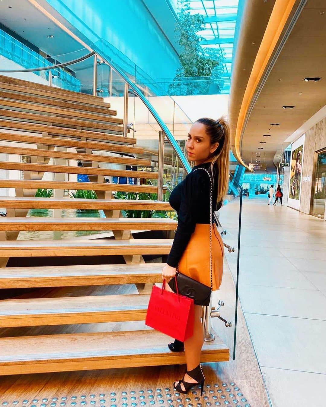 Mulher Melãoのインスタグラム：「Tardezinha no shopping ❤️」