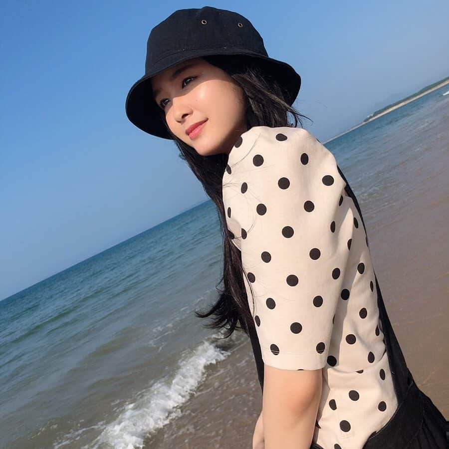 池松里梨愛さんのインスタグラム写真 - (池松里梨愛Instagram)「Seaside🏖 #リリア #리리아 #Riria #MotherHappybirthday ❤️」8月25日 21時46分 - happririana