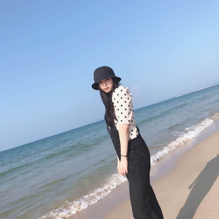 池松里梨愛さんのインスタグラム写真 - (池松里梨愛Instagram)「Seaside🏖 #リリア #리리아 #Riria #MotherHappybirthday ❤️」8月25日 21時46分 - happririana