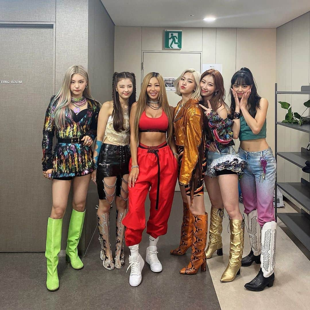 Jessiさんのインスタグラム写真 - (JessiInstagram)「Love these girls to ITZY bitsy pieces ❤️」8月25日 22時02分 - jessicah_o