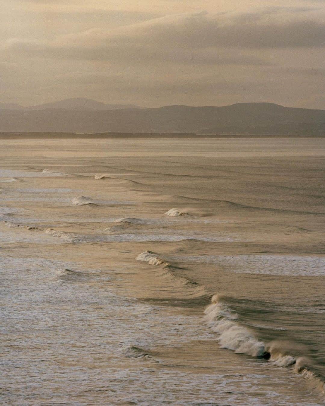 C E R E A Lのインスタグラム：「Coast bound 🌊」
