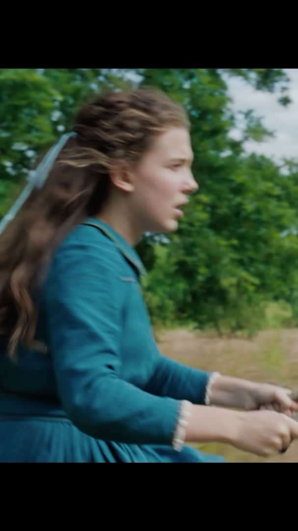 サム・クラフリンのインスタグラム：「September 23rd only on Netflix  @netflixfilm」