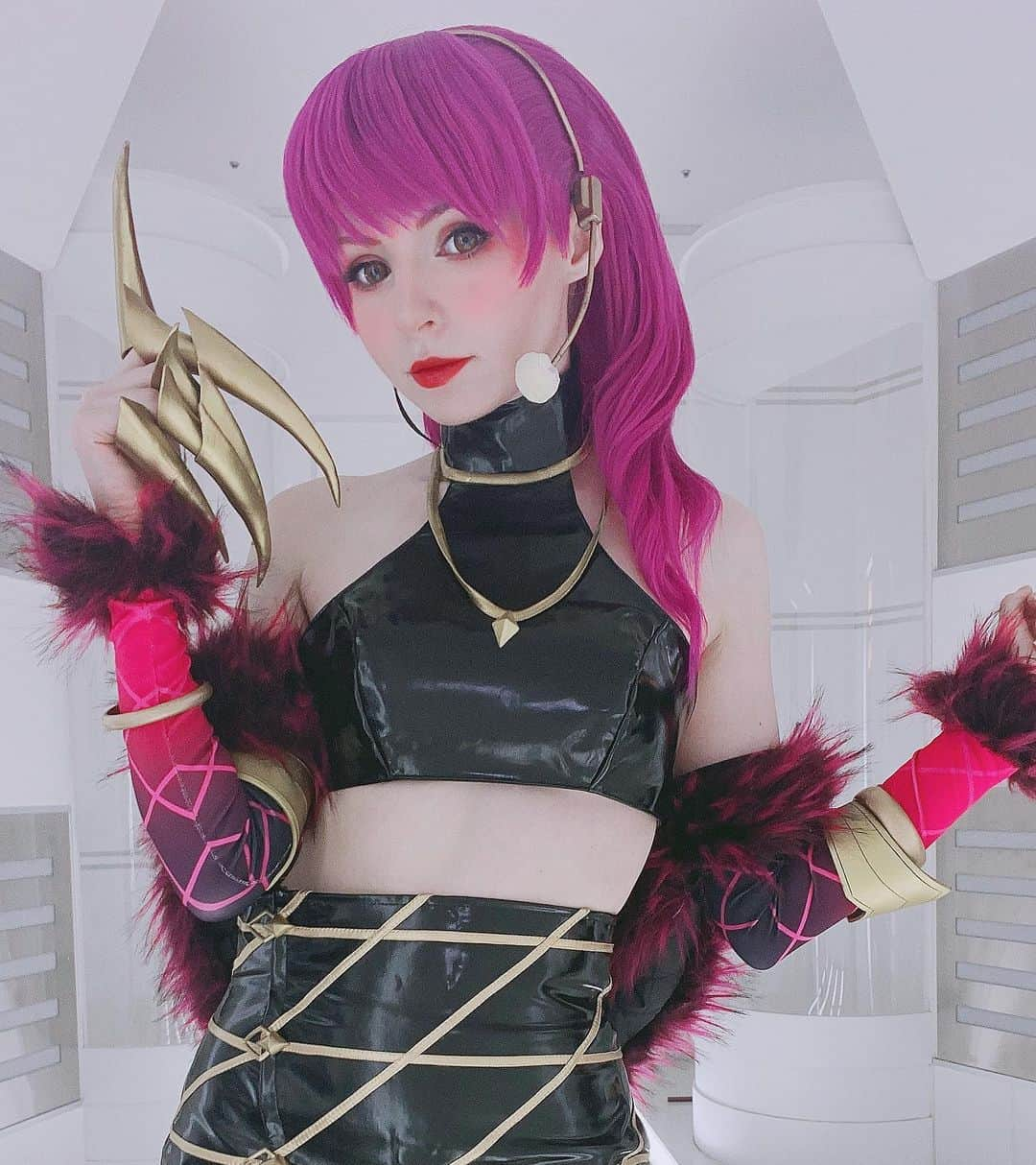 ソフィーさんのインスタグラム写真 - (ソフィーInstagram)「Some more Evelynn for you! What do you think? 🥰🥰🥰  #KDA #KDACOMEBACK #KDAISBACK #KDAEvelynn #cosplay #cosplaygirl #kdacosplay #leagueoflegends #lolcosplay #leaugeoflegendscosplay」8月25日 22時53分 - peachmilky_