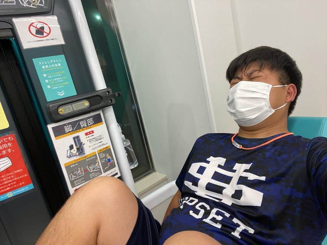 野球YouTuber向さんのインスタグラム写真 - (野球YouTuber向Instagram)「・ 1ヶ月間ジムをサボって 25日の引き落とし日に再び ジム熱が目覚めた筋トレにわかマン ・ 誰か僕のパーソナルおなしゃす… ・ #野球 #筋トレ #筋肉 #ダイエット #1ヶ月振り10度目 #あるある #筋トレあるある」8月25日 22時51分 - 89youtuber_muko
