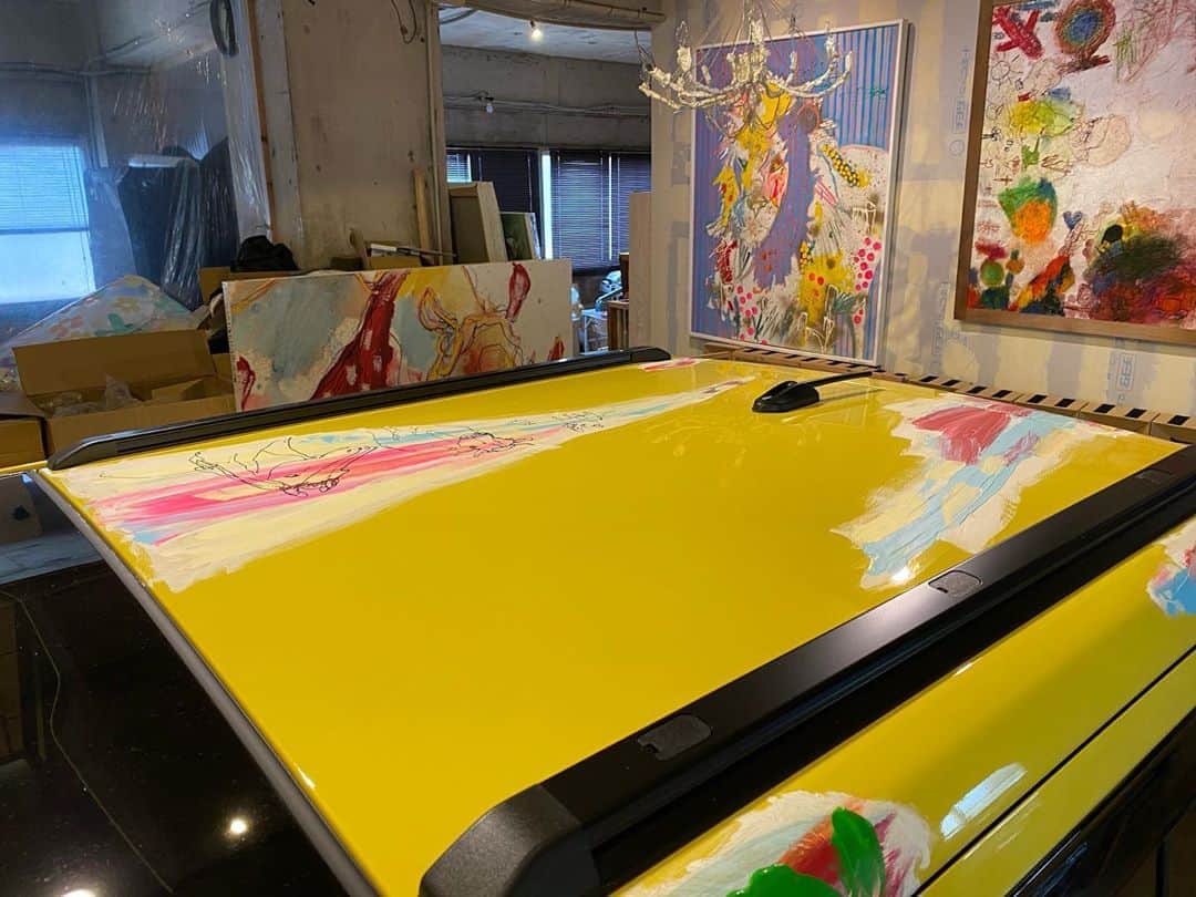 藤村晃輝さんのインスタグラム写真 - (藤村晃輝Instagram)「スパーク盛り上げ隊🔥 新型TAFTは、こんな感じで仕上がりました。人生で初めて車に絵を描きました。大分ダイハツさん、北村直登さん、本当に本当にありがとうございました😊これからも一緒に盛り上げていきます！ ちなみに、こちらの車は大分ダイハツ本店で展示されていますよ🚘✨ #taft #大分ダイハツ #北村直登 #スパーク魂」8月25日 22時52分 - fujimura_koki_tos