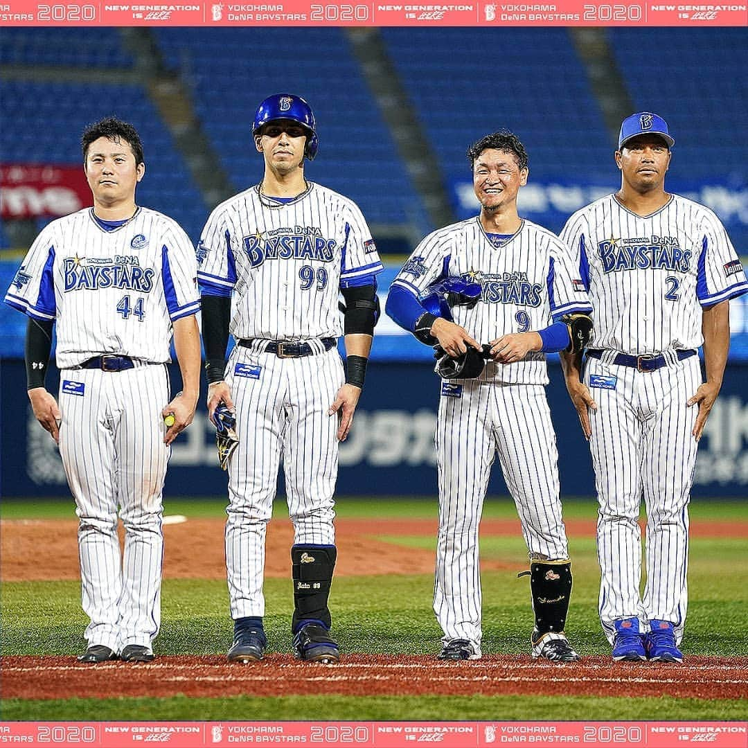 横浜DeNAベイスターズさんのインスタグラム写真 - (横浜DeNAベイスターズInstagram)「. Victory Celebration...👀!? . #佐野恵太 選手 #ソト 選手 #大和 選手 #ロペス 選手 #baystars #contentstadium」8月25日 23時00分 - baystars_official