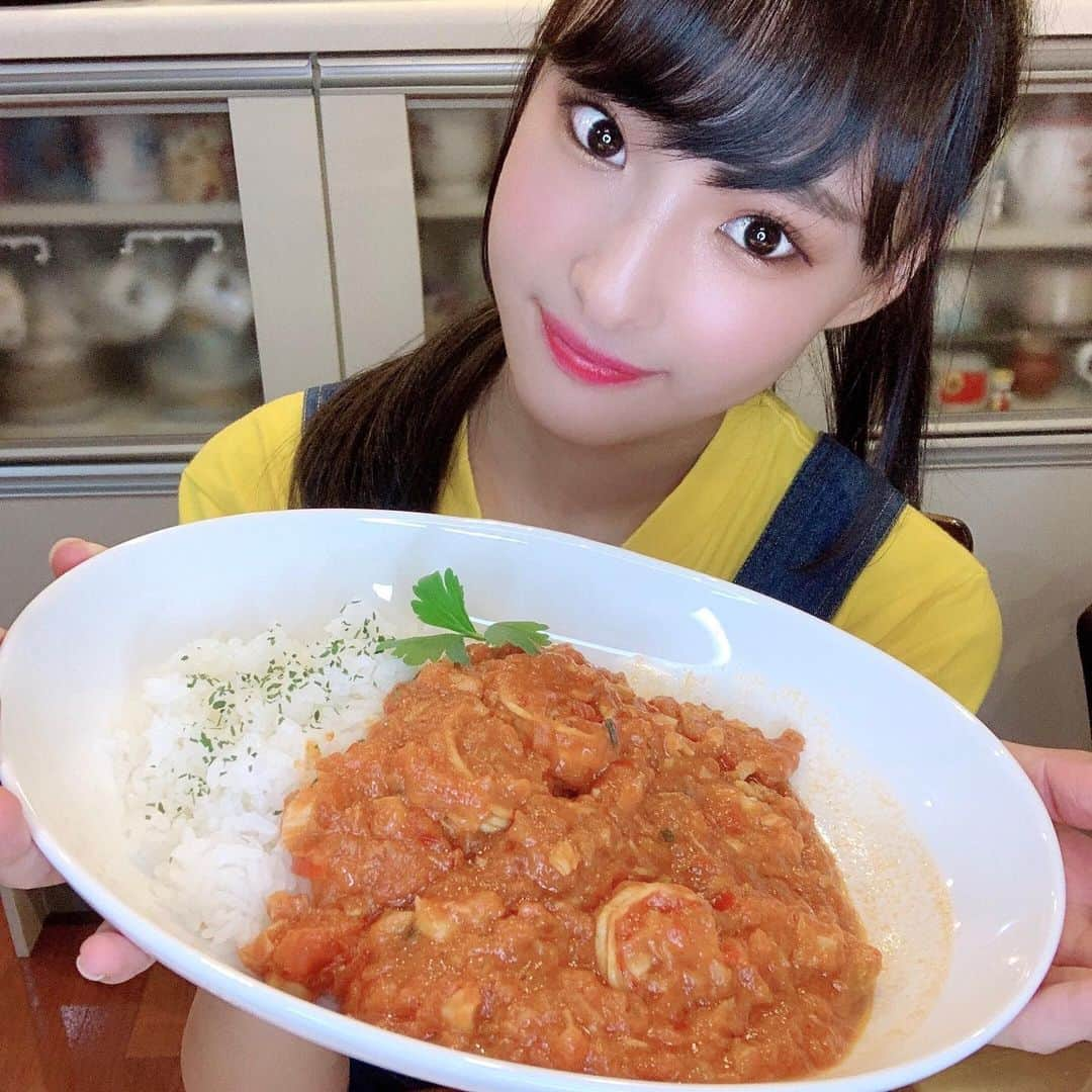 岡本怜奈さんのインスタグラム写真 - (岡本怜奈Instagram)「♡﻿ #ブラジル料理 🇧🇷💓﻿ ﻿ 🌎🍽 #料理で世界一周旅行 🍽🌎﻿ ﻿ 今回は、#ムケッカ を作ったよ❣️﻿ ﻿ ムケッカはブラジルでは少なくとも、﻿ 300年前からある料理なんだってΣ( ˙꒳​˙ )!?ﾋﾞｯｸﾘ﻿ ﻿ クリーミーでシーフードのだしが効いてて、﻿ すごくおいしかったよ～🤤💕﻿ ﻿ ココナッツの風味もすごく良かったーー😋﻿ ♡﻿ ♡﻿ #岡本怜奈 #れなたん #nmb48 #たんたんクッキング﻿ #クッキング #料理 #おうちごはん #おうちカフェ﻿ #手作りごはん #クッキングラム #ブラジル﻿ #brasil #mukekka #cozinha #delicioso #🇧🇷 #happy #Instafood #Instagood」8月25日 23時04分 - renatan1222