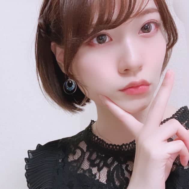 ぽむぽむユウリのインスタグラム：「なんか！インスタ自分の顔ばっかなんだケドおおおお！？！？！？なんのアカウントなん！？(それはぽむぽむのアカウント) 今日動画投稿したからよかったらみてね◎ 整形のカウンセリング〜施術後までだけど、経過も早めに出せるよう頑張るね🥺！ TCBさんありがとうございました本当に( ´•̥_•̥` ) 俯いても至近距離でも、テープってバレないかな…っていう不安とか無くなったし、マジで自信がちょっとでも持てるようになった😭❣️ いろいろ自分の顔は気になるところがあるけど、あとはプチの範囲で鼻が少しでもなんとかなればなーと思っております。。。笑 鼻というか鼻横の影？ほうれい線？ いまちょっと何かできることないかなって勉強中。鼻尖か小鼻、なんかやりたいけど所謂大きな手術は怖い…😭笑 から、暫くはマッサージを頑張ってるよ〜。でも昔に比べたら鼻気にすることあんまり無くなってきて、そういう効果かなと思ってる👀(年齢かもしれんけど) とりあえず今度ハイフも打ってくるから、その辺の経過とか体験談も話せればなと思っているよ😊YouTubeかインスタで投稿するね。」