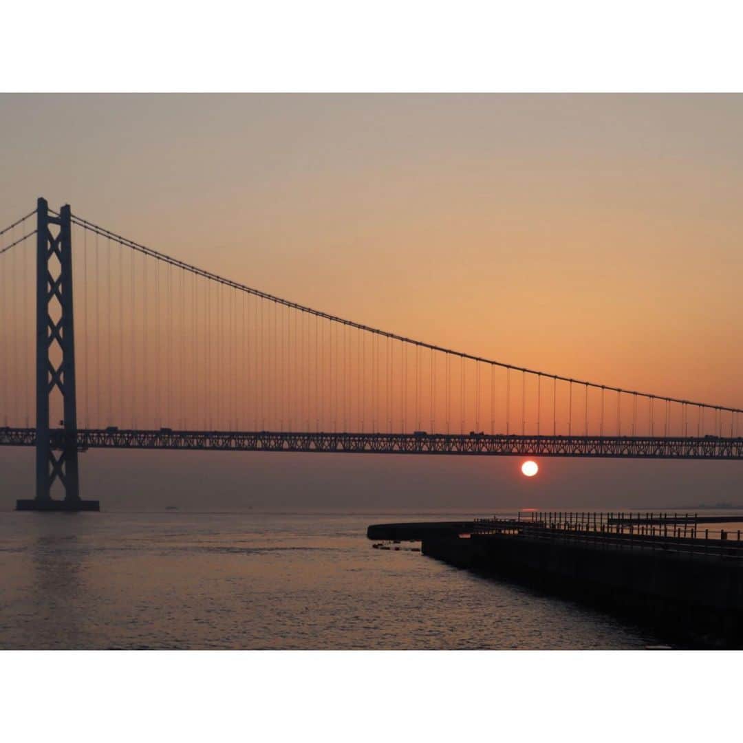 土橋ココさんのインスタグラム写真 - (土橋ココInstagram)「. とっても素敵な景色✨ #明石海峡大橋#景色#photo#カメラのある生活#写真好きな人と繋がりたい#土橋camera」8月25日 23時44分 - niko_d.k
