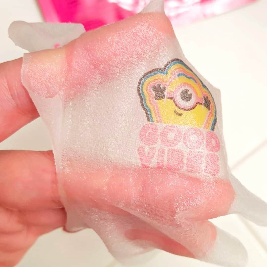 TONYMOLY USA Officialさんのインスタグラム写真 - (TONYMOLY USA OfficialInstagram)「Good vibes only with our Minions Calming Lavender Sheet Mask! Infused with Lavender Extract to relax, soothe and hydrate the skin 💦 Now available @macys online💕 📸:@maskepedia #xoxoTM #MinionsxTONYMOLY #TONYMOLYnMe」8月25日 23時53分 - tonymoly.us_official
