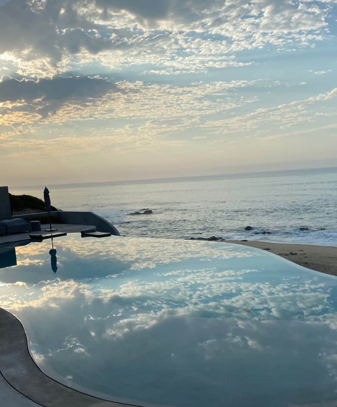 ソフィア・リッチーのインスタグラム：「Do you prefer sunrise or sunset?」