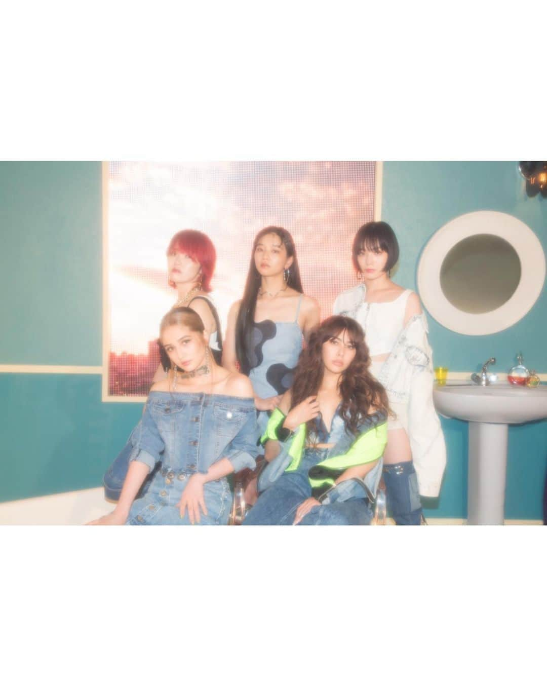 Hinaさんのインスタグラム写真 - (HinaInstagram)「2020.08.26 ダーリン (Prod. GeG)  Release🧡 沢山の方の力があってこうして新しい音楽を 届けることができて本当に嬉しいです。  ダーリン (Prod. GeG) よろしくお願いします🌻  Special Thanks ❤️ Music @gegismellow   Lyrics @hiplintomo ,Shoki Kitaura﻿ Illustrator @cotoh_tsumi   Stylist @ribbon8  Hair @046yuki  Make-up @shinoizumiari  Photographer @ggsanoo  #ダーリン #夏のエモい出」8月26日 0時06分 - hina_faky