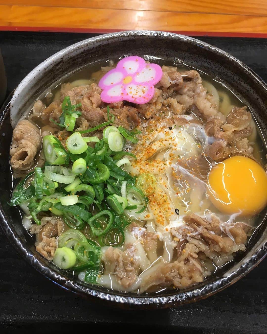 黒山健一さんのインスタグラム写真 - (黒山健一Instagram)「食の旅❗️ うどんを食した旅に出た❗️ 安くても、美味い…うどんがある❗️ 日本は、素晴らしい❗️  #食の旅 #うどん」8月26日 0時31分 - kenichi_kuroyama