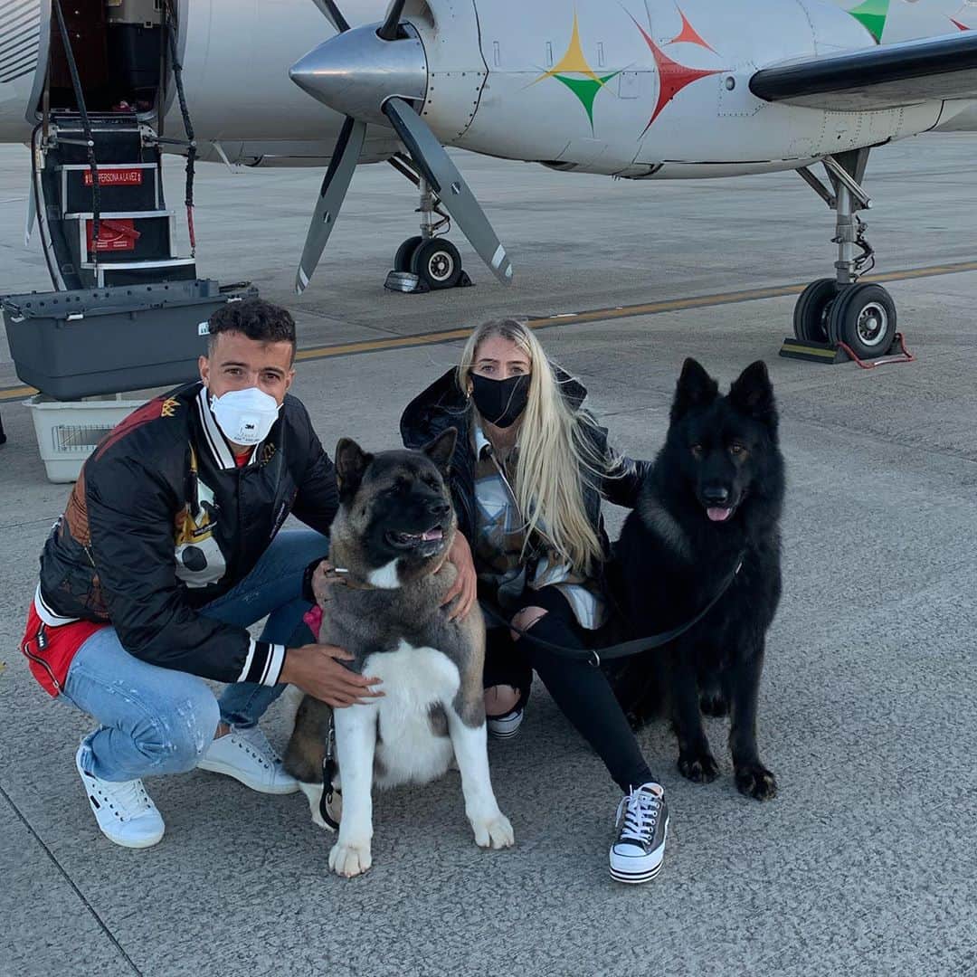 フランコ・ディ・サントのインスタグラム：「Feliz cumpleeeeeee coke !! Q los cumplas muy pero muy feliz , ojalá todos tus sueños se hagan realidad !!! 🙏❤️🎉🐶🐻🐺 ..」