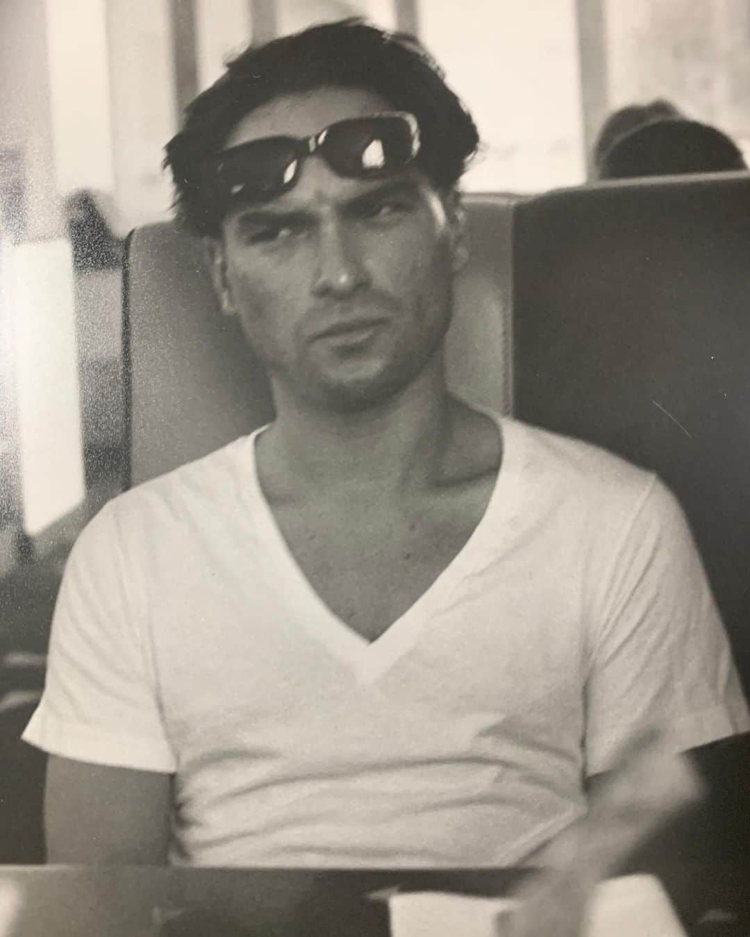 ジョニー・ガレッキのインスタグラム：「Looking confused and suspicious on a train in either Germany or France approx. 17 years ago. 📸: @tamaramello」