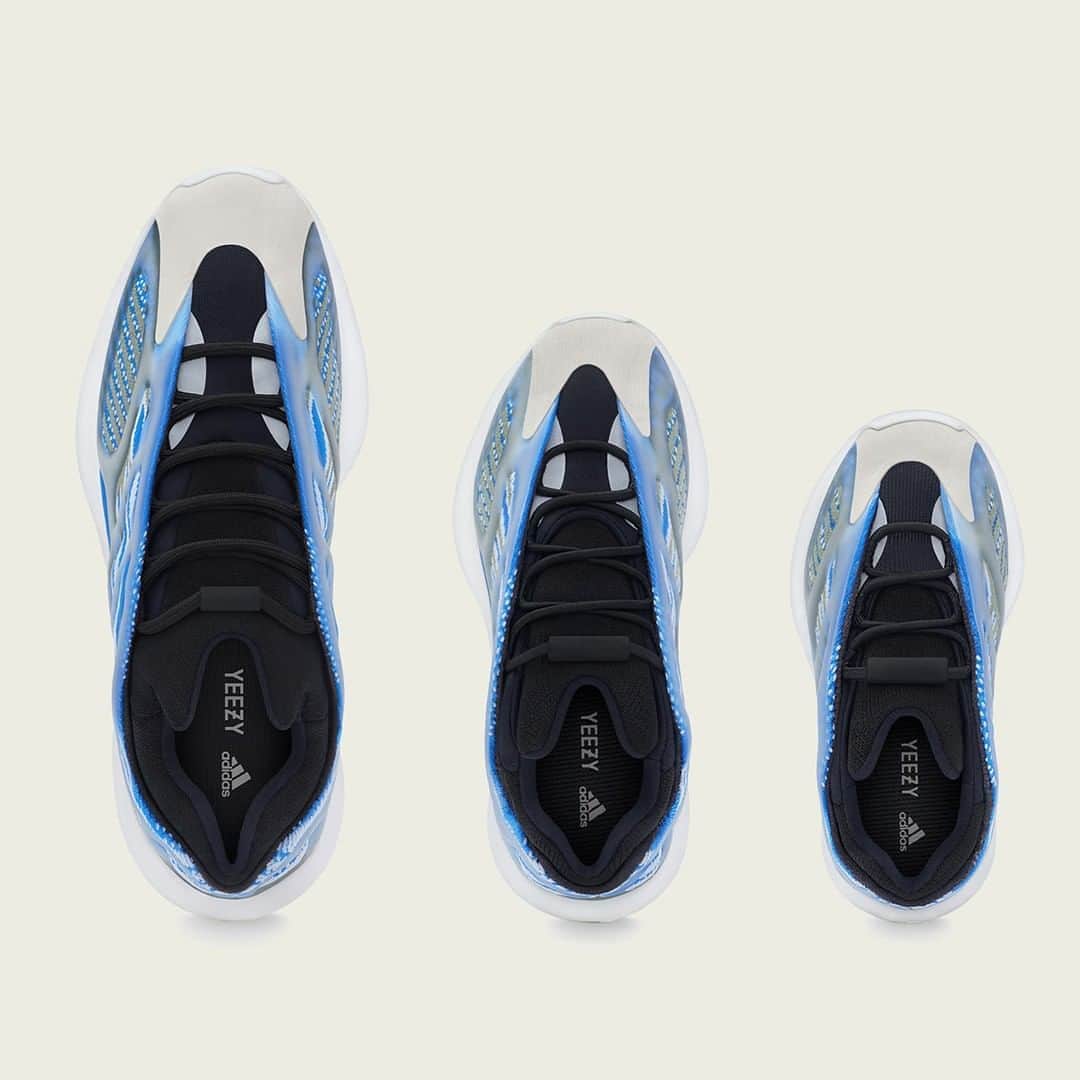 Sneaker Newsさんのインスタグラム写真 - (Sneaker NewsInstagram)「The store list for the adidas Yeezy 700 v3 "Azareth" is now live! Check the link in our bio to see how to buy these online or through a raffle. Expect these on August 29th.」8月26日 2時01分 - sneakernews