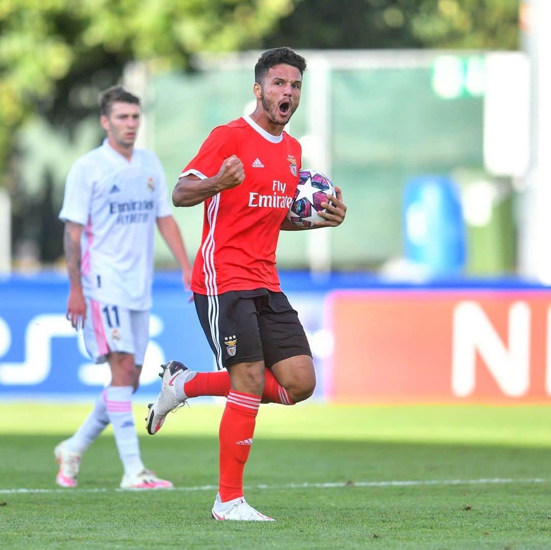 UEFA.comさんのインスタグラム写真 - (UEFA.comInstagram)「🇵🇹 Gonçalo Ramos. Remember the name! 🤩  8 #UYL goals this season for the Benfica wonderkid ⚽️ 👊」8月26日 2時26分 - uefacom