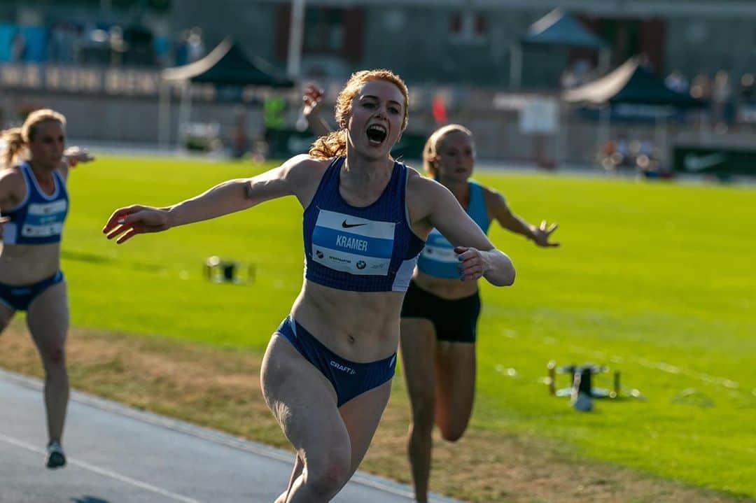 マチルドU・クラマーのインスタグラム：「FINALLYYYY #SUB60 !!! 👉🏻 11.52 for a new PB!  📸 @jesperbundgaard2601」