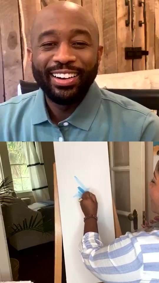 のインスタグラム：「@mikelwelch interviews set designer/art director, Dejon Gee. She has worked for @iamsteveharveytv, @faithhill and many more! Dejon showed us some easy set design tips to create artwork that can be used at home. Follow her at: @lowco.waxandgown」