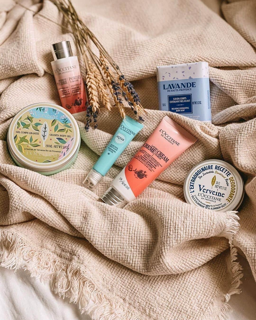 ロクシタンさんのインスタグラム写真 - (ロクシタンInstagram)「We love to see which L'Occitane products are your favorites! 😍 Are you a fan of our natural deodorants, or do you prefer all things lavender? Leave a comment and let us know your favorite L'Occitane product, and don't hesitate to tag us in any pictures you share of our products! #Regram 📸 @hellomanuelam #LOccitane #BeautyEssentials #BeautyProducts #Favorites #Empties #Lavender #Verbena #Skincare #SkincareRoutine #BodyCare #NaturalBeauty」8月26日 3時00分 - loccitane