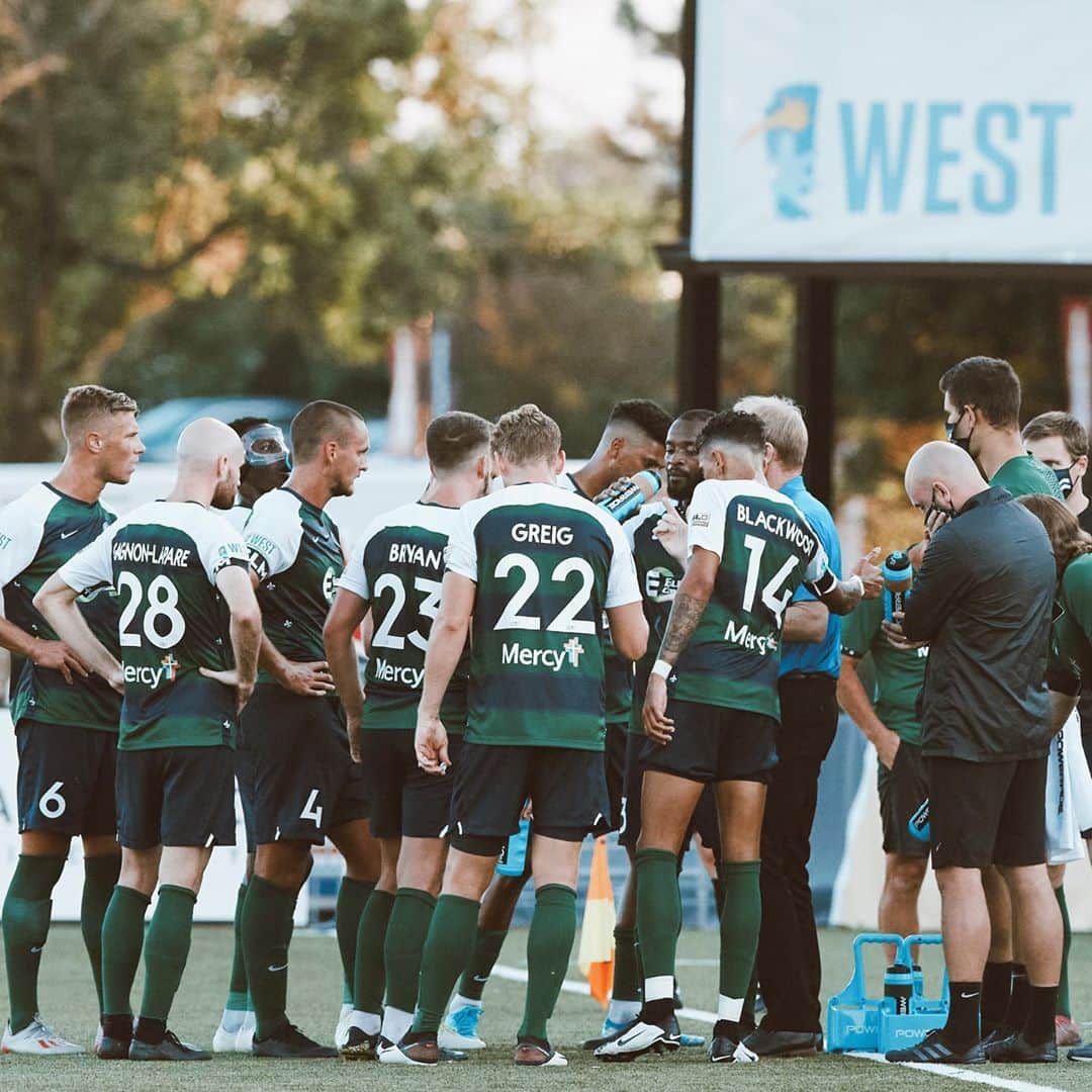 タイラー・ブラックウッドのインスタグラム：「Saddened with today’s news regarding the future of @saintlouisfc Especially for the fans that are losing their club 😔 To those fans I can only say sorry, and thank you for playing such a big part in my journey. Let’s use this as motivation to finish this season in high spirits and send this club off in the right way! ❤️」