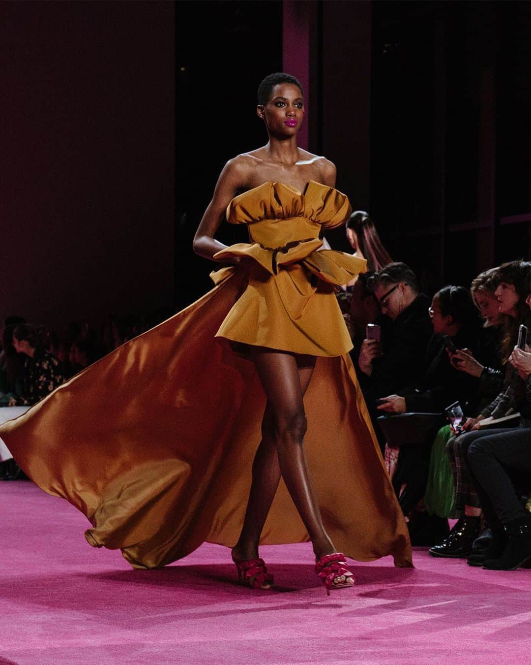 Fashion Weekのインスタグラム：「We ❤️ NY — and @NYFW: The Shows! New York is kicking off Fashion Month in style, and streaming live at home, from Spring Studios, Sept. 13 - 17. 📸 by @johannasiring on the runway at @csiriano, Feb. 2020. Link in bio to learn more.」