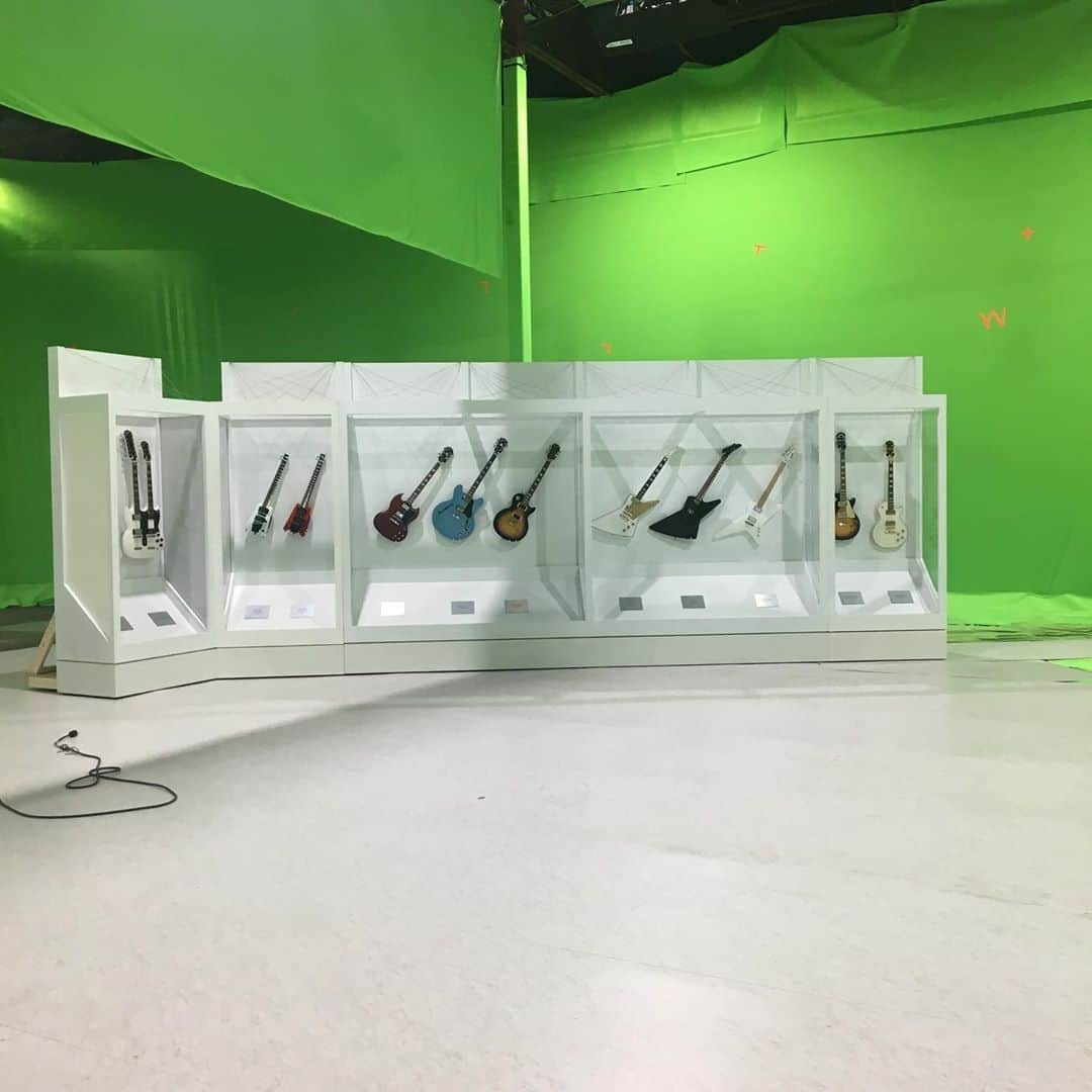 ジー・ヘイルさんのインスタグラム写真 - (ジー・ヘイルInstagram)「My signature @gibsonguitar explorer on the set of Bill & Ted Face The Music @billandted3 Pic courtesy of @suzytothec who has a role in the movie! So stoked for her!! Can’t wait to watch! #mostexcellent #nonheinous #mosttriumphant #billandted」8月26日 3時49分 - officiallzzyhale