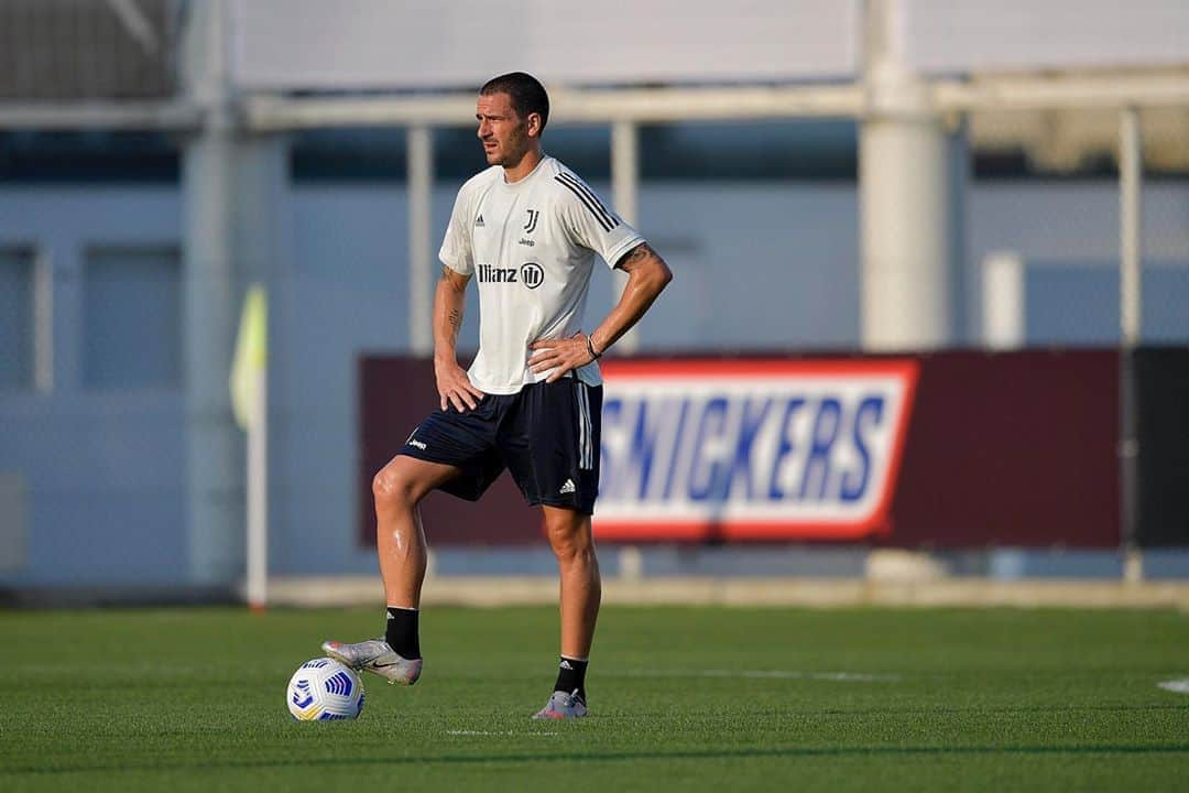 レオナルド・ボヌッチさんのインスタグラム写真 - (レオナルド・ボヌッチInstagram)「Il futuro si costruisce giorno dopo giorno. #LB19 #FinoAllaFine」8月26日 4時13分 - bonuccileo19