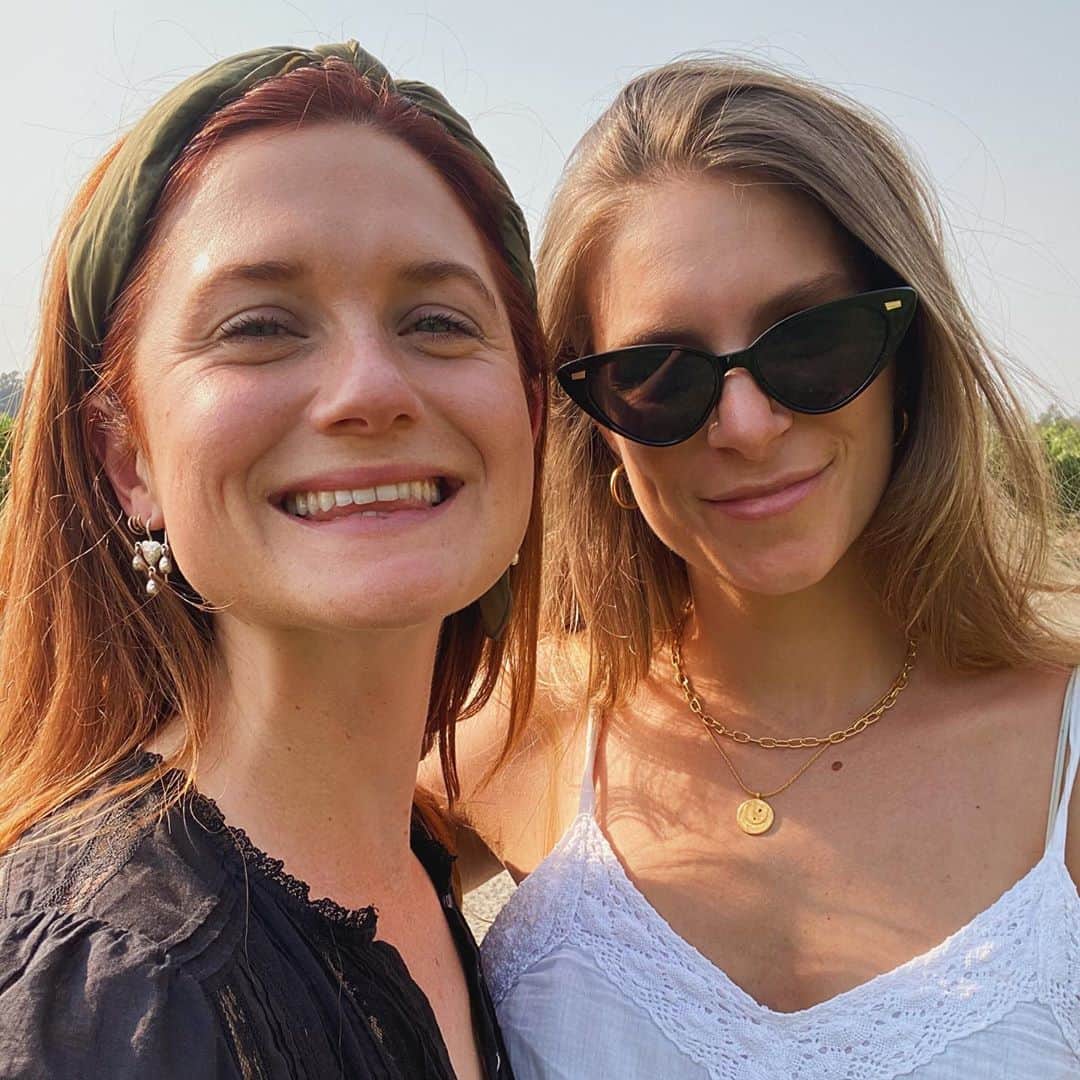 ボニー・ライトのインスタグラム：「happy birthday maddy 🎈i’m not sure what i’d do without you. you are the kindest, most generous, fun loving woman i know 💕 i love you!」