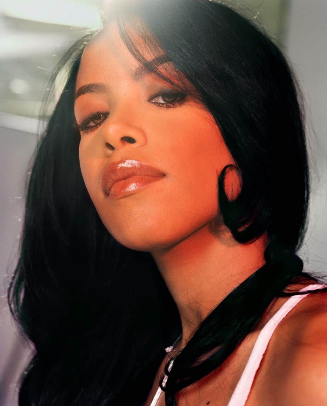 Dazed Magazineさんのインスタグラム写真 - (Dazed MagazineInstagram)「Remembering #Aaliyah today 🕊   📷 #EricJohnson, Aaliyah in 2001」8月26日 4時36分 - dazed