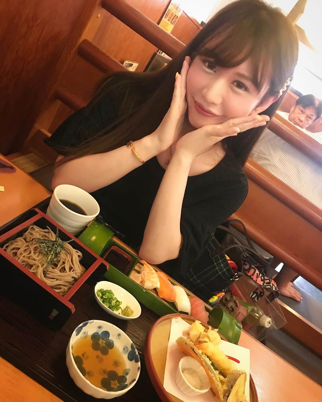 橘芹那のグルメインスタ