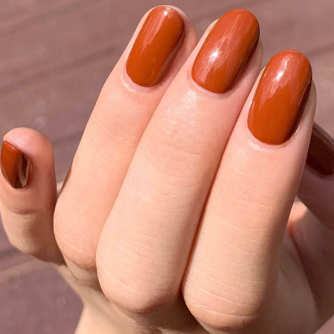 OPIさんのインスタグラム写真 - (OPIInstagram)「Become fluent in the language of fashion and art in Milan with a burnt orange shade like  #MyItalianIsALittleRusty.  @syznails  #OPIMuseofMilan #OPIObsessed #ColorIsTheAnswer #NOTD #NailSwag #NailsOfInstagram #NailsOnFleek #NailPolish #Nails #OPI」8月26日 5時07分 - opi