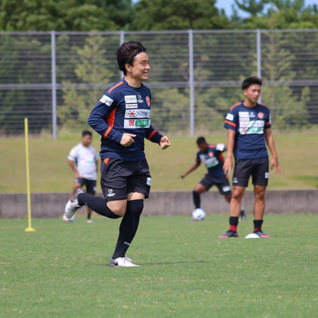 レノファ山口FCさんのインスタグラム写真 - (レノファ山口FCInstagram)「8月26日　トレーニング #renofa #レノファ山口 #イウリ #高井和馬 #古賀俊太郎 #小松蓮 #武岡優斗 #安在和樹 #田中パウロ淳一 #佐藤健太郎」8月26日 14時38分 - renofa_yamaguchi