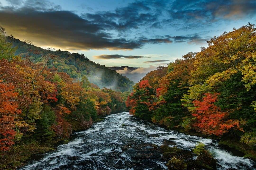 のインスタグラム：「. . 🚩Oku Nikko - Tochigi . . [Enjoy superb views in autumn Oku-Nikko] . Nikko in Tochigi Prefecture is famous for its autumn leaves.  . #visituslater #stayinspired #nexttripdestination . . #tochigi #nikko #okunikko #ryuzufalls #japantrip #travelgram #tobujapantrip #unknownjapan #jp_gallery #visitjapan #japan_of_insta #art_of_japan #instatravel #japan #instagood #travel_japan #exoloretheworld #ig_japan #explorejapan #travelinjapan #beautifuldestinations #toburailway #japan_vacations #nikko_japan #landscape_captures #japanlandscape #autumnjapan」