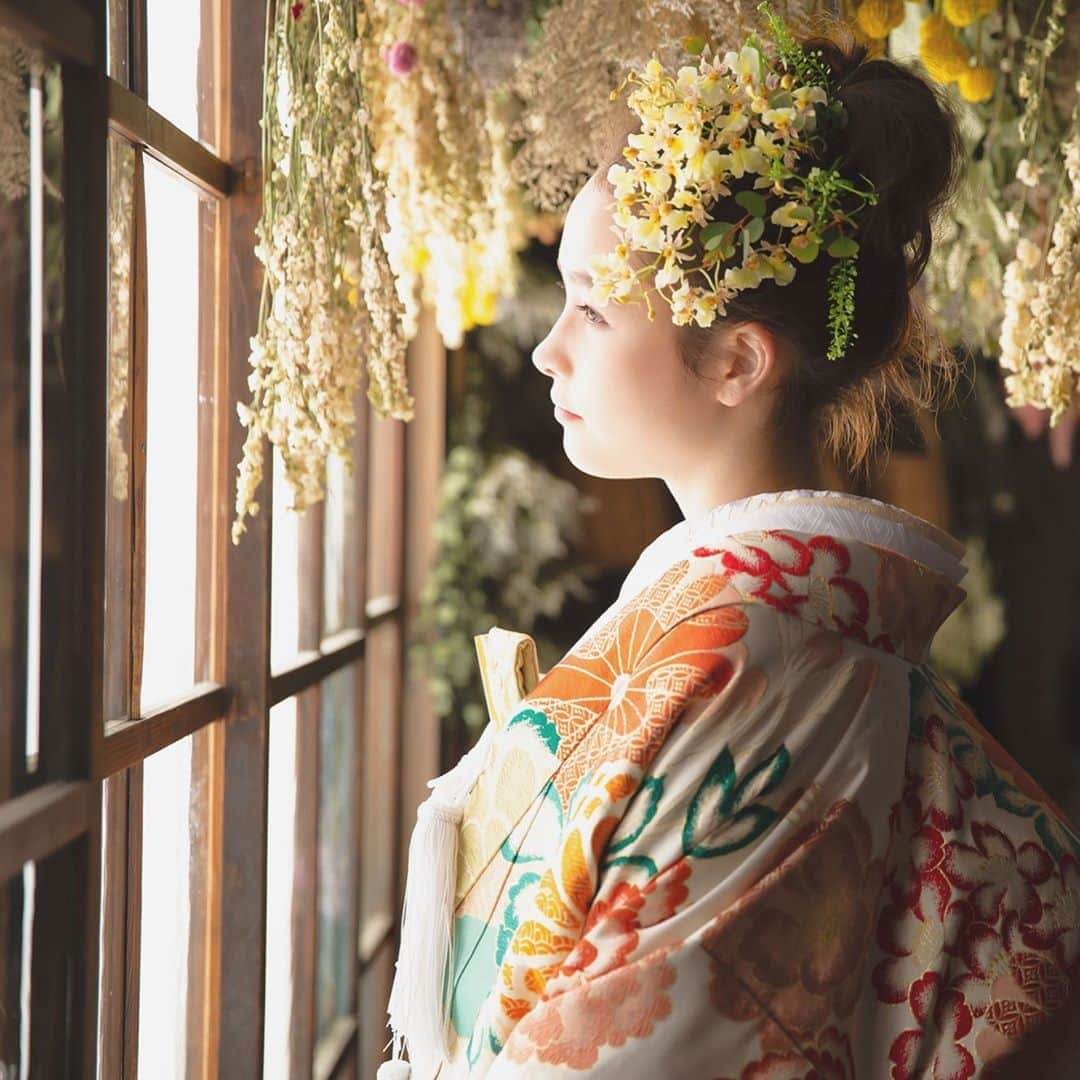 CLAIREのインスタグラム：「柔らかな光に包まれて✨ ・ @clairebridalstudio」