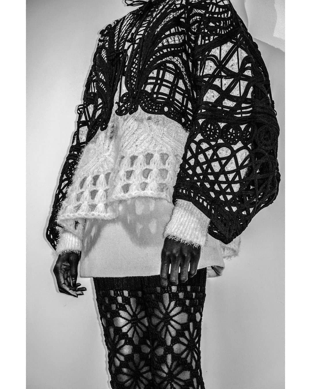 黒河内真衣子さんのインスタグラム写真 - (黒河内真衣子Instagram)「Cording Embroidery Short Jacket - black  #mamekurogouchi  #20fw #mameembrace」8月26日 15時15分 - mamekurogouchi