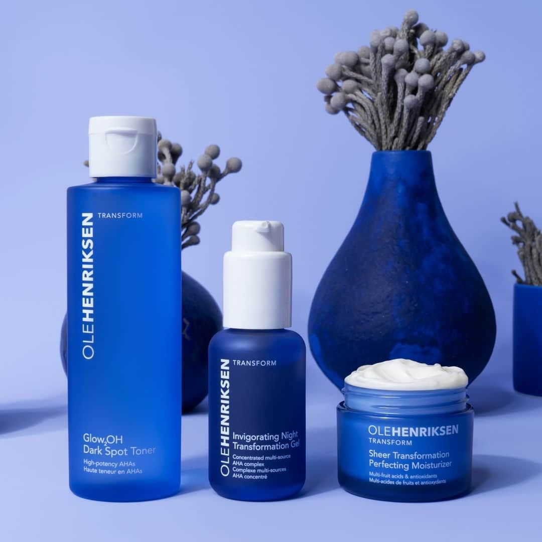 ウラヘンリクセンさんのインスタグラム写真 - (ウラヘンリクセンInstagram)「Happy #TransformationTuesday 💙💙💙 TRANSFORM your complexion and reveal smoother skin with this collection. Leave a 💙 if you can’t get enough of these three ⬇️」8月26日 6時55分 - olehenriksen