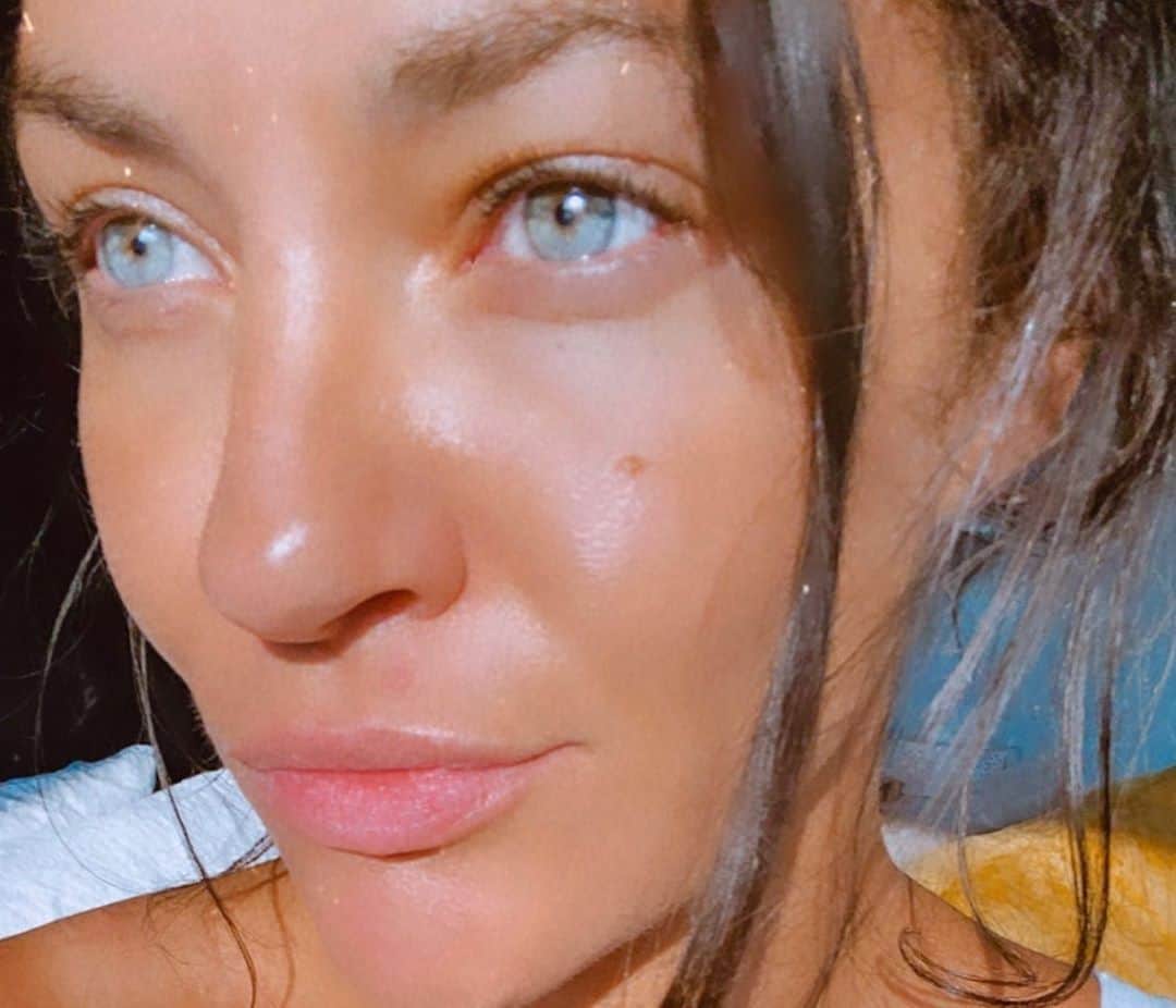 ジェシカ・ゾアのインスタグラム：「☀️」