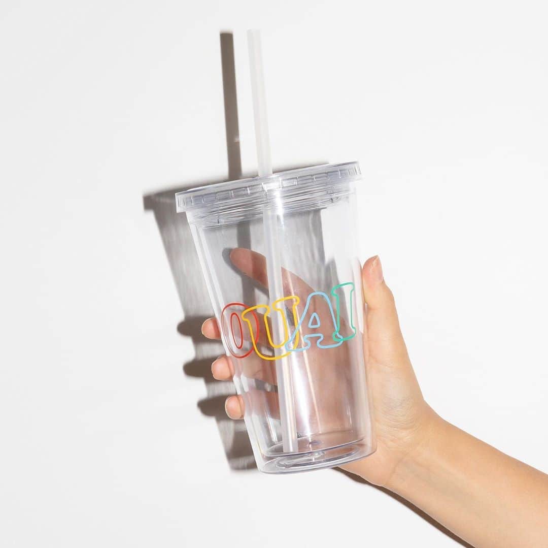 JEN ATKINさんのインスタグラム写真 - (JEN ATKINInstagram)「Got your socially distant picnics covered 🌈🧺 Tap to shop our brand new @theouai cooler, tumbler and reusable cup!」8月26日 7時24分 - jenatkinhair