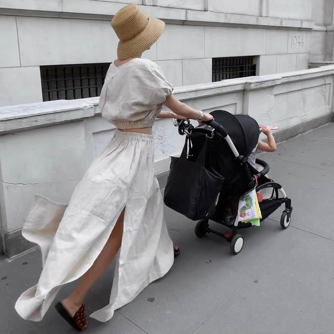 大塚良子さんのインスタグラム写真 - (大塚良子Instagram)「Ruby Tuesday🌹 #nyc#streetstyle #streetfashion #manhattan #fashion  #dailyfashion #nymom  #ニューヨーク暮らし　#ニューヨークママ#海外生活　#海外移住　#ニューヨーク」8月26日 7時41分 - ryokokonami