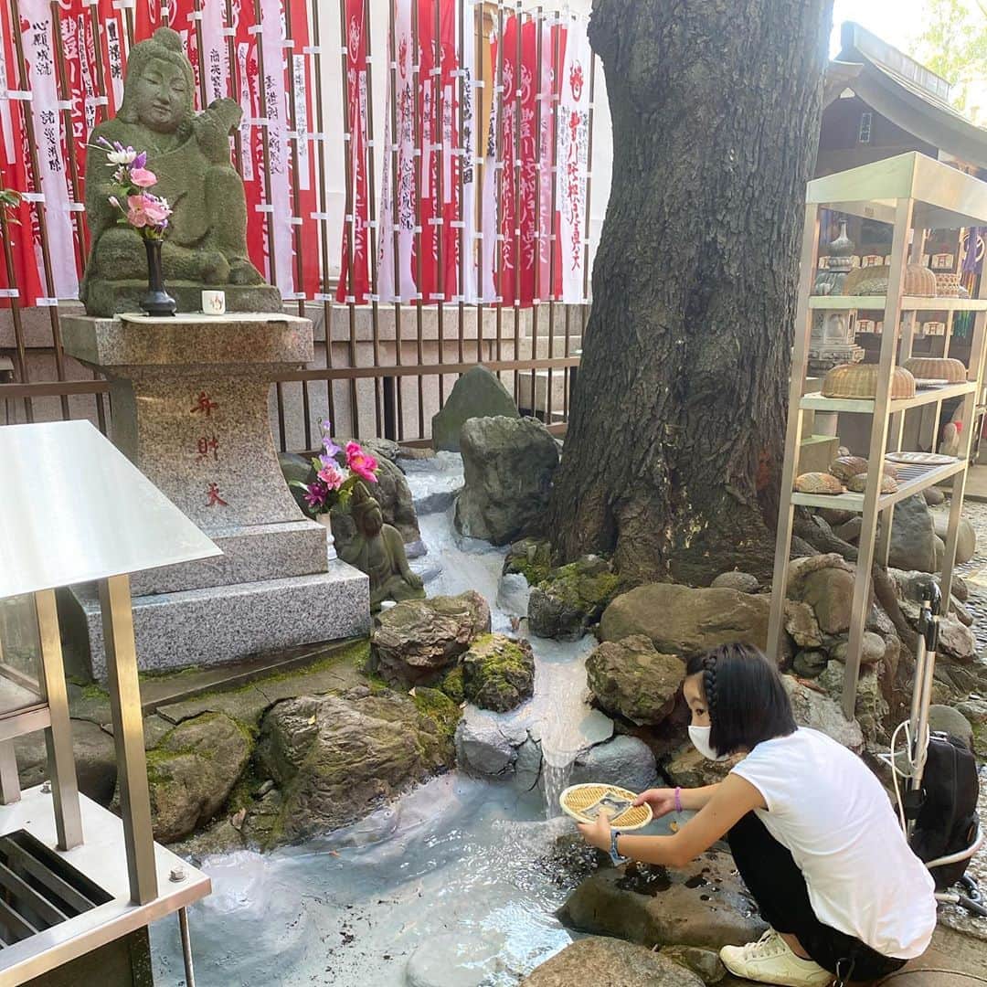 yukiさんのインスタグラム写真 - (yukiInstagram)「おはようございます。﻿ ﻿ またまた行ってきました"豊川稲荷東京別院"﻿ なにか、呼ばれてる感じ＋引き寄せられて﻿ ふと立ち寄ってお参り。﻿ ﻿ 浄化されて、心が清らかになりました🙏🏼﻿ よし！！﻿ ﻿ #お祈り好き﻿ #神様好き﻿ #何かあると行きたくなる場所﻿ #金運アップ﻿ #milka﻿」8月26日 7時55分 - milkayuki