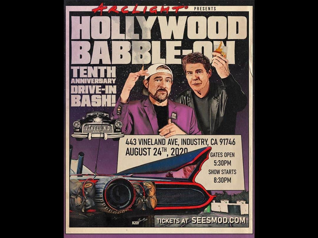 ケヴィン・スミスさんのインスタグラム写真 - (ケヴィン・スミスInstagram)「Last night, HOLLYWOOD BABBLE-ON turned 10 years old! For a decade, I’ve sat beside @ralphgarman on comedy club stages (and now a drive-in) both around Southern California and around the world! And the entire time, I’ve laughed my ass off while getting paid to do the easiest job in the world. Seriously: it’s so easy for me, I don’t even have to stand - I sit through the whole show! And I’ve never once had to prepare to do a Babble-On because the pro by my side does all the heavy lifting creating everything, while I just catch the ball from time to time while enjoying Ralph myself as much as the audience seems to. We’ve Babbled in front of nearly half a million people and have been heard by millions more. And all this time, you’ve welcomed us like family - or even better? You’ve welcomed Ralph and I like we’re your friends. Thank you to the hundreds of people who were there last night for yet another joyous (albeit most unorthodox) episode of #hollywoodbabbleon at the @vinelanddrivein! Thanks to the fine folks at the @arclightcinemas for letting us into their world (and for all the free caramel corn)! Thanks to @heyitsderekberry for bringing out a bit of the @moobyspopup experience and to @jordanmonsanto and the #smodco crew for making it happen at all! But the biggest thanks for to my Babble Brother #ralphgarman. For 10 years, he’s given me something to do in Hollywood every weekend that made me feel like I was less a tourist on the comedy scene and more of a fixture. Every time I’d drive by the world famous @hollywoodimprov and see our mugs on the marquee, it made me feel like I always had a seat at one of the greatest tables ever set: the L.A. comedy club community. Now I just hope we get to do it all for another 10 years! Babble the fuck on, Kids! #KevinSmith #ralphgarman #ralphreport #babbleon #vinelanddrivein #arclightcinemas #anniversary #podcast #drivein #moobyspopup #moobys」8月26日 8時04分 - thatkevinsmith