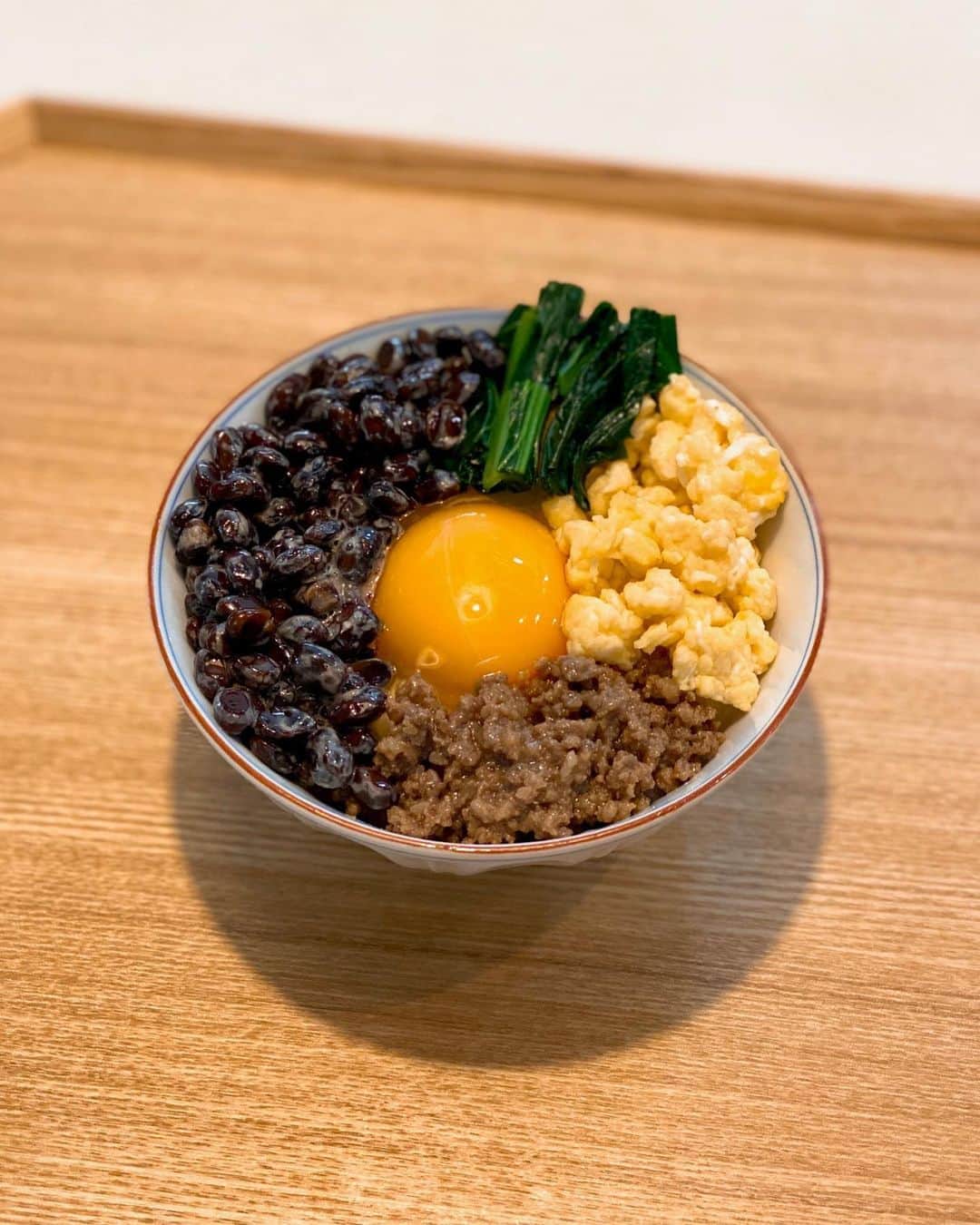 のインスタグラム：「朝食で、黒豆納豆そぼろ炒り卵TKG。  #具義tkg2020」