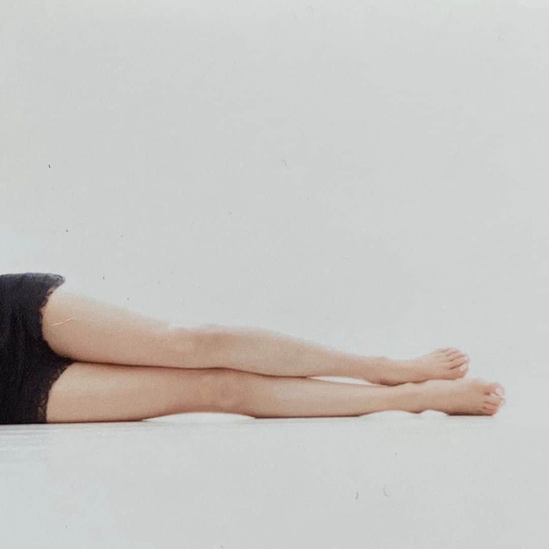 金子エミさんのインスタグラム写真 - (金子エミInstagram)「#脚 🦵#足 #leg  #foot #ボディーケア #ボディースキンケア」8月26日 9時23分 - emikaneko1114