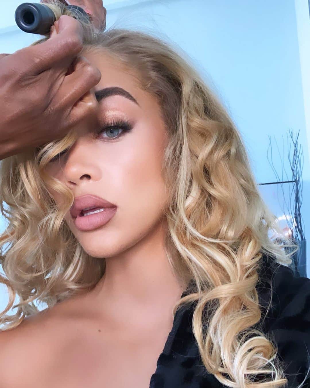 のインスタグラム：「What (and can’t stress this enough) the fuck.」