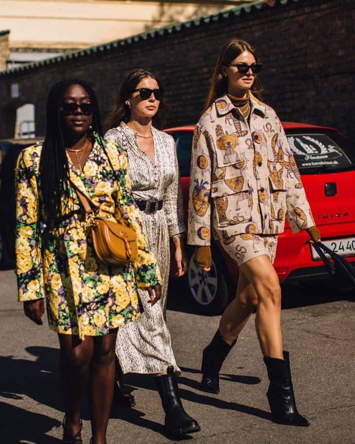 ShopBAZAARさんのインスタグラム写真 - (ShopBAZAARInstagram)「The street style stars have finally returned with Copenhagen Fashion Week—and as expected, it was worth the wait. Our main takeaway taught us that blending masculine and feminine aesthetics simply elevates any look. Tap the link in bio to discover the three looks we will definitely be trying at home. #CopenhagenFashionWeek #SS2021」8月26日 9時26分 - shopbazaar