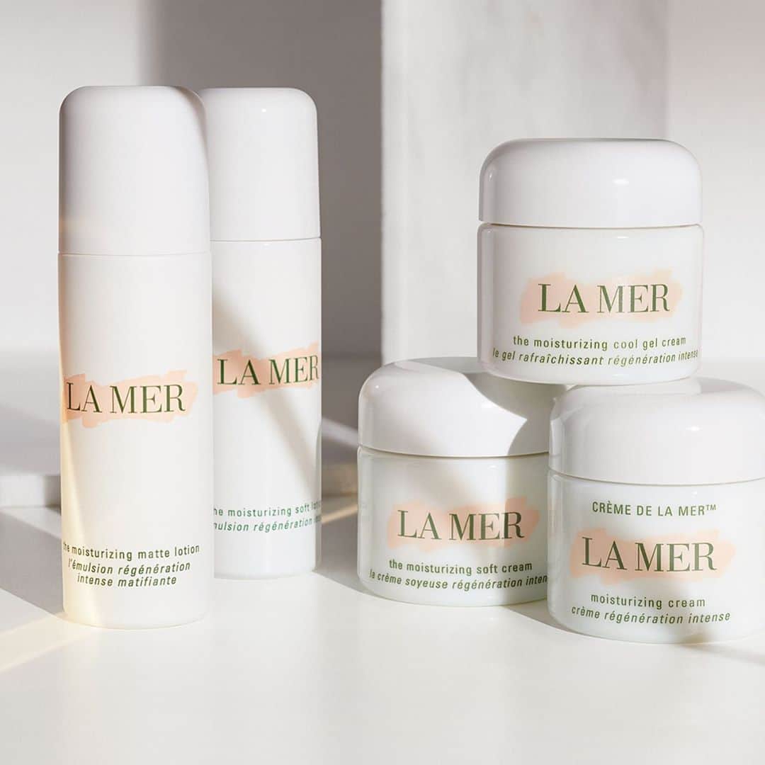ドゥラメールのインスタグラム：「Summer means maximal hydration required. Which La Mer moisturizer is your sunny season favorite?」