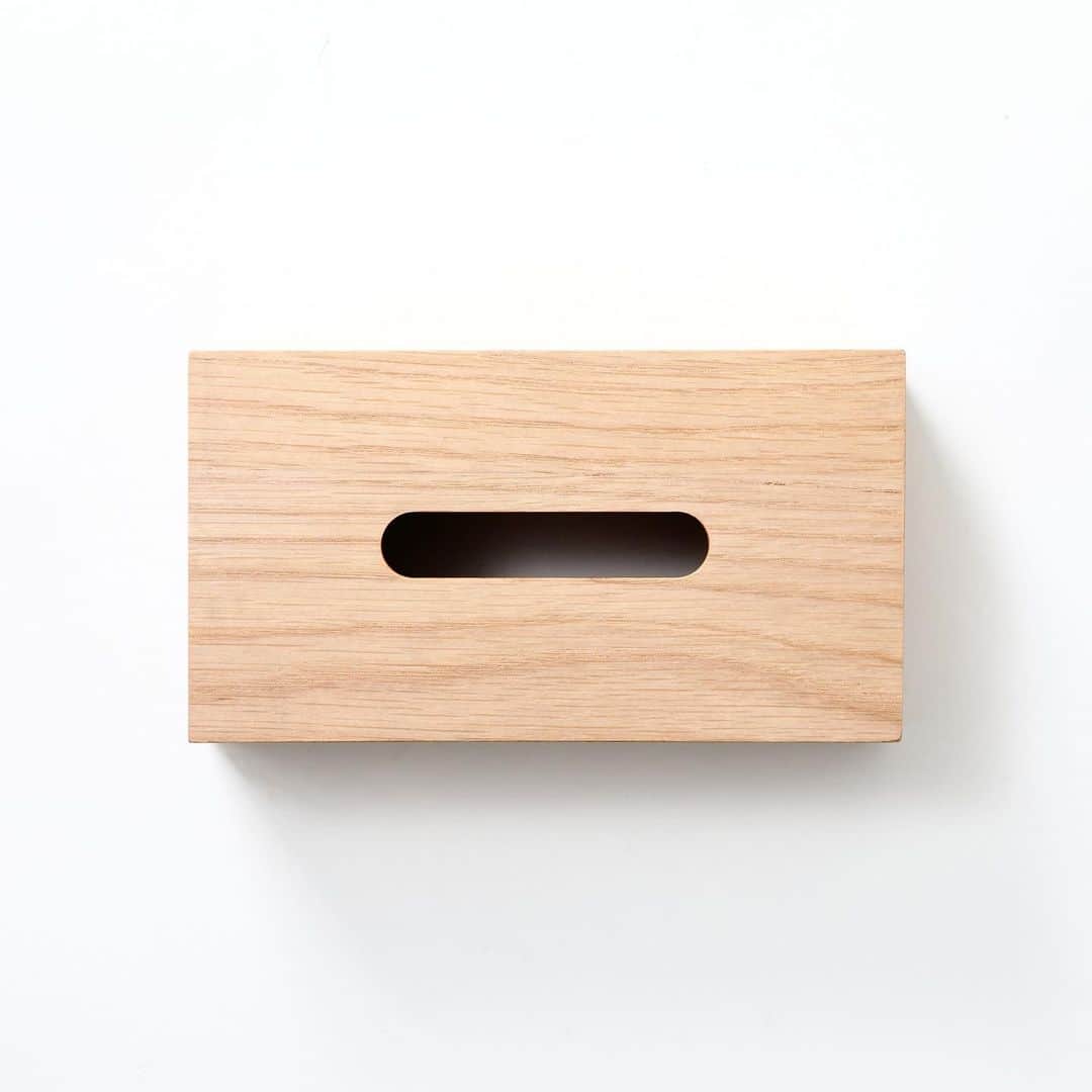 のインスタグラム：「天然木のミニマルスタイル . SP Oak . #ideaco #interior #interiors #interiordesign #interiorstyling #design #designer #japan #houseware #housewares #homeinspiration #homeliving #home #decor #homedecor #product #products #productdesign #instadesign #kitchen #シンプルな暮らし #整理整頓 #ナチュラルインテリア #インテリア #シンプルライフ #デザイン #イデアコ #ティッシュケース #ミニマムライフ #暮らしを整える」