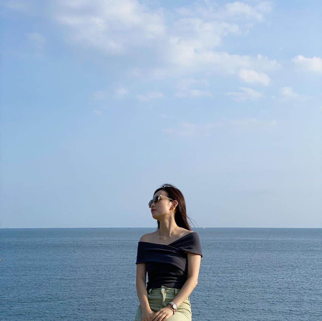 のインスタグラム：「𝐢 𝐦𝐢𝐬𝐬 𝐠𝐨𝐢𝐧𝐠 𝐭𝐨 𝐭𝐡𝐞 𝐛𝐞𝐚𝐜𝐡...  　@to_the_sea_hawaii ルミネエスト新宿店リニューアルオープンしたよ🤍Hawaii行きたいね！ #tothesea」
